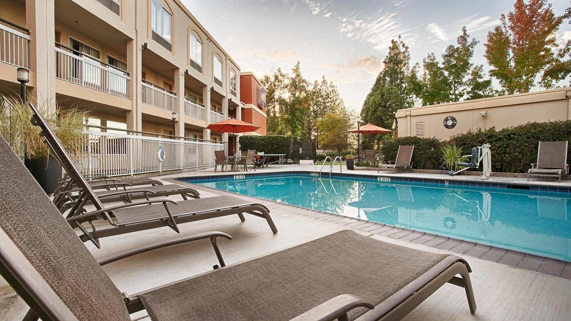 Best Western Plus Rancho Cordova Inn Exterior foto